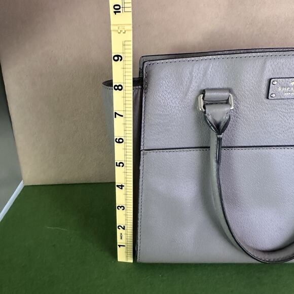 Kate Spade Leather Taupe Handbag with crossbody strap. - Picture 8 of 15